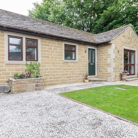 Large 2-Bedroom Bungalow Near Airedale Hospital, Keighley, Convenient Location With Parking Steeton Buitenkant foto