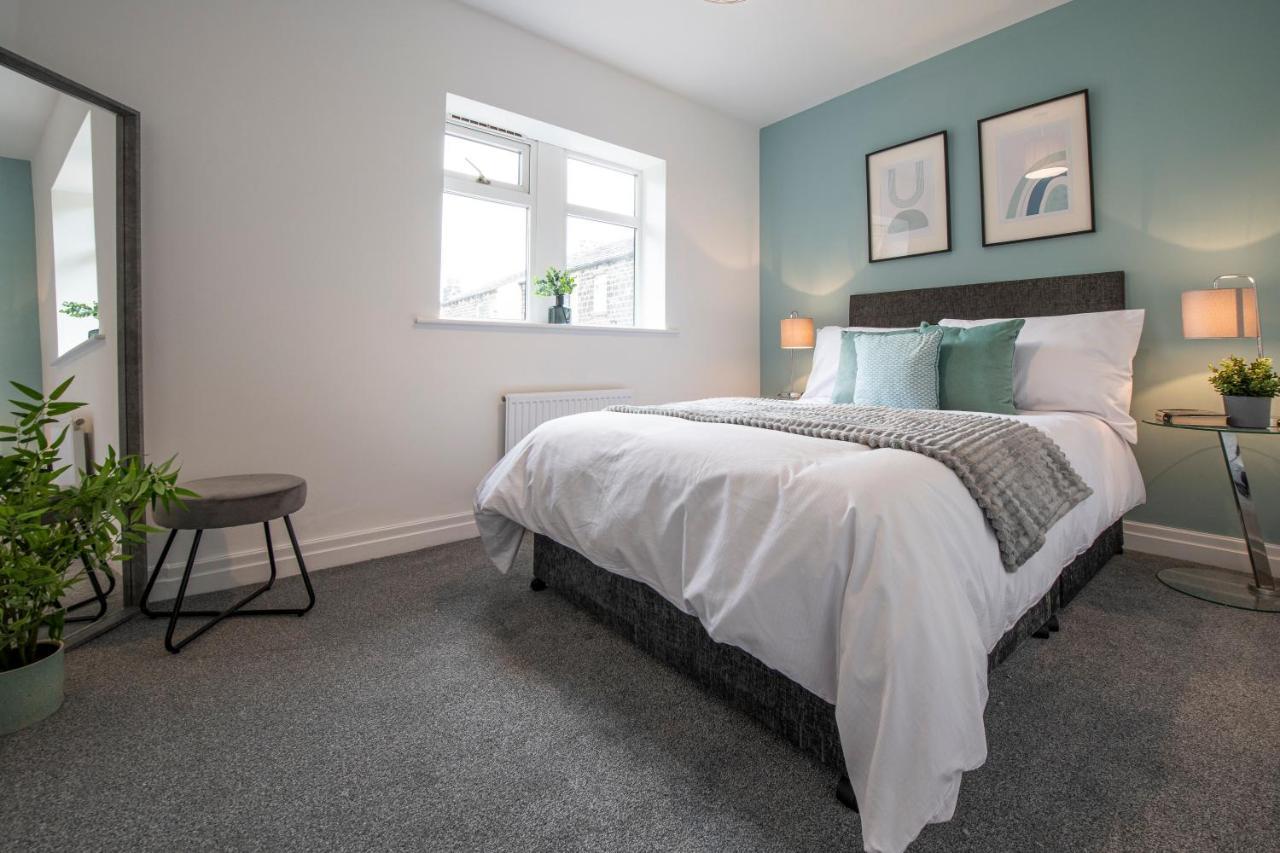 Large 2-Bedroom Bungalow Near Airedale Hospital, Keighley, Convenient Location With Parking Steeton Buitenkant foto