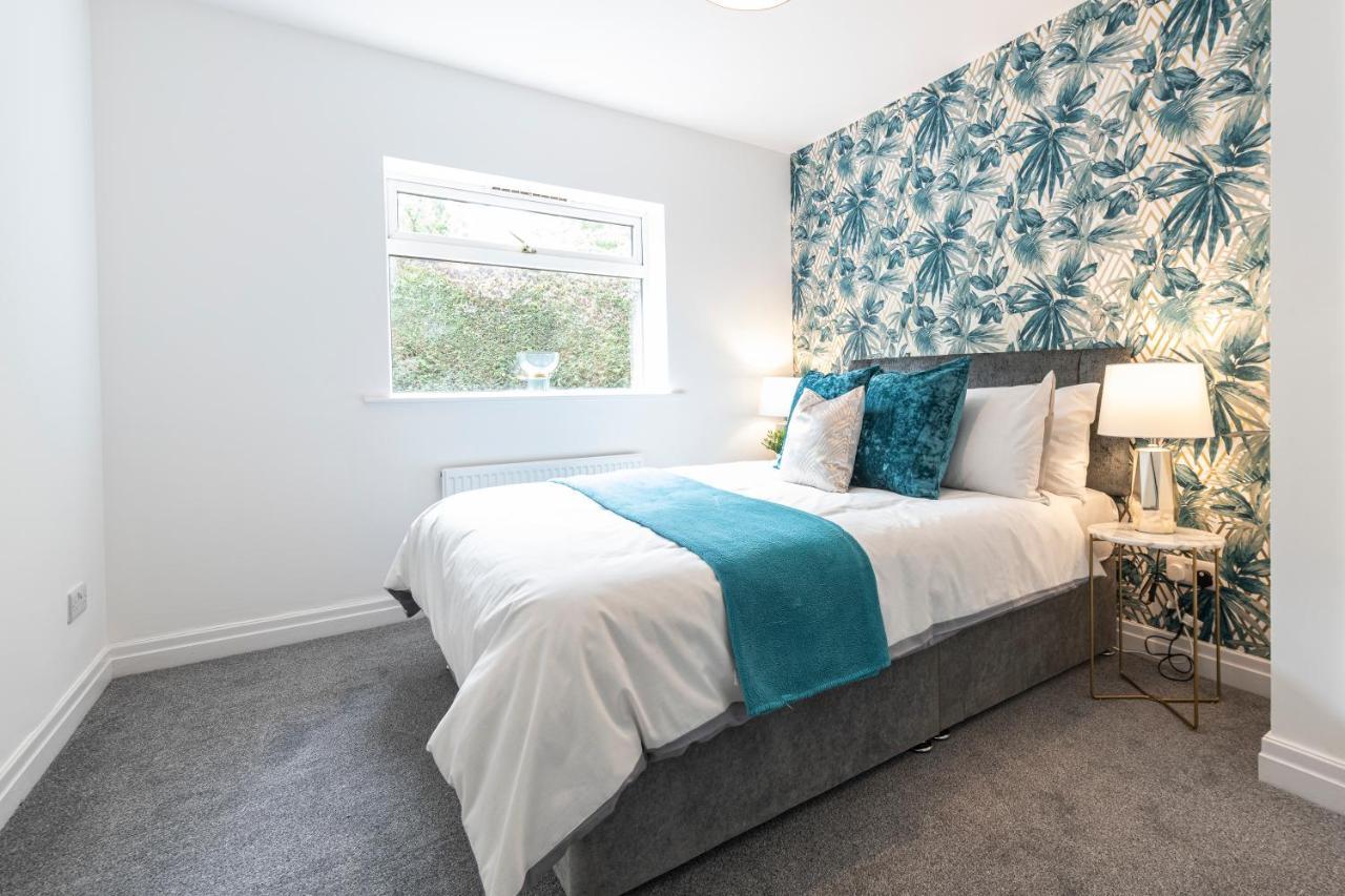 Large 2-Bedroom Bungalow Near Airedale Hospital, Keighley, Convenient Location With Parking Steeton Buitenkant foto